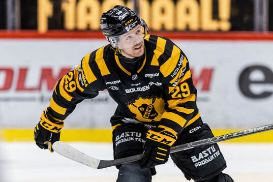 Skellefteås Mikkel Aagaard jublar