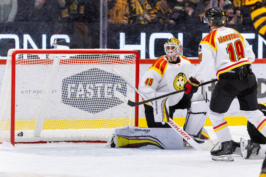 Brynäs målvakt Damian Clara släpper in 1-0