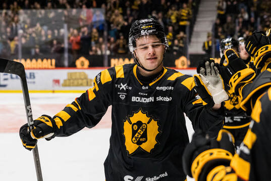 Skellefteås Frans Haara jublar