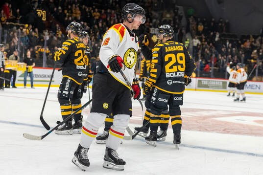Brynäs Nicklas Bäckström deppar