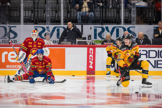 Djurgårdens Joseph Laleggia och Luleås Oskari Laaksonen