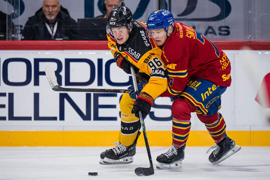 Luleås Pontus Andreasson och Djurgårdens Joseph Snively