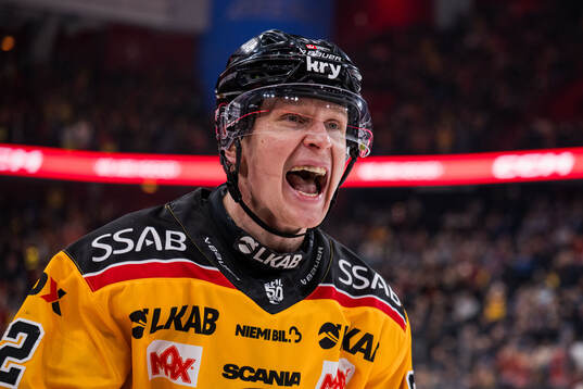 Luleås Otto Leskinen jublar