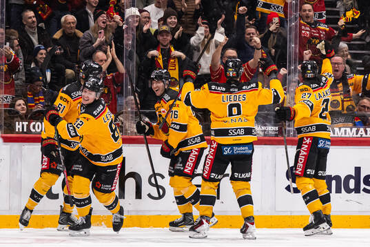 Luleås Otto Leskinen jublar