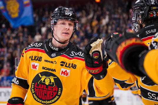 Luleås Otto Leskinen jublar