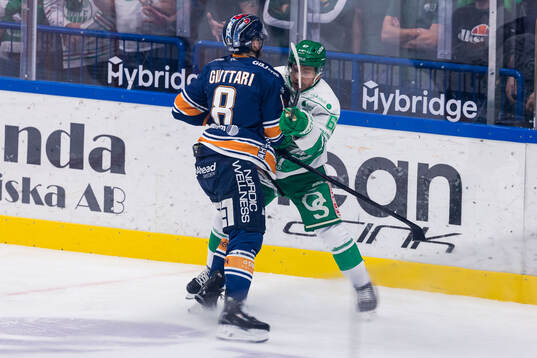 Växjös Zachary Giuttari och Rögles Leon Bristedt