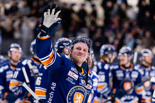 Växjös Joel Persson jublar