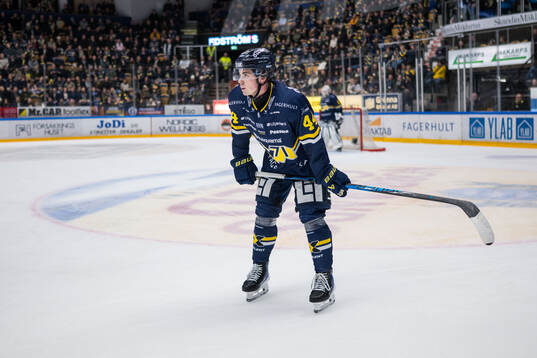 HV71s Hugo Fransson deppar