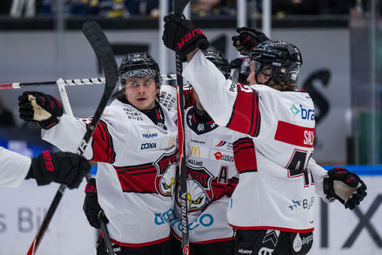 Malmö Redhawks Lauri Pajuniemi jublar