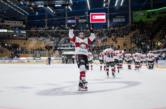 Malmö Redhawks Carl Persson jublar