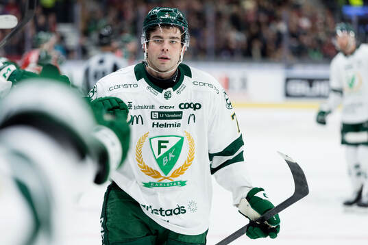 Färjestads Viktor Lodin jublar