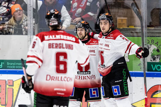 Örebros Luke Martin jublar