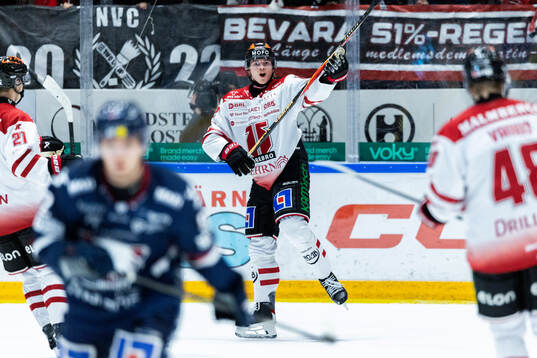 Örebros Noah Steen jublar