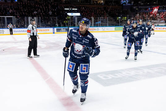 Linköpings Jakub Vrana jublar