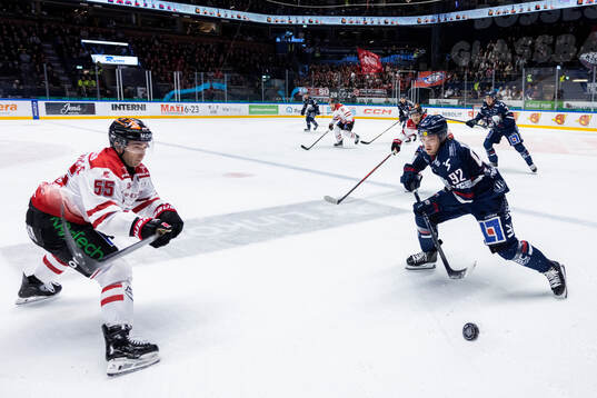 Örebros David Quenneville och Linköpings Zion Nybeck