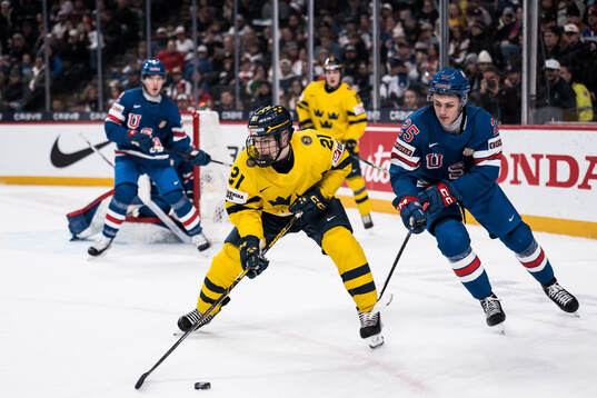 Viggo Björck of Sweden and Chase Reid of USA
