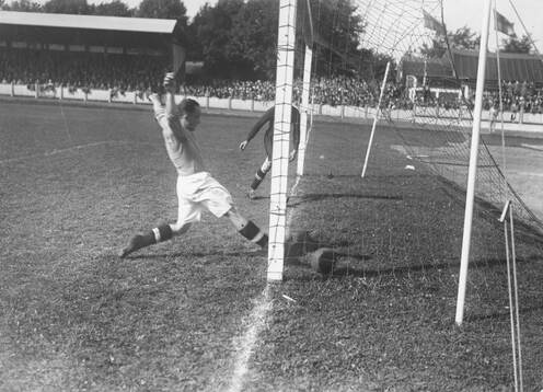 Fotboll, Malmö. Svenska serien Malmökamr. Sleipner.