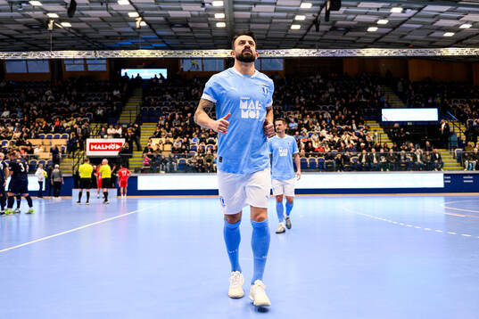 MFF Stjärnors Behrang Safari och Markus Rosenberg i