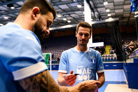 MFF Stjärnors Behrang Safari och Markus Rosenberg i