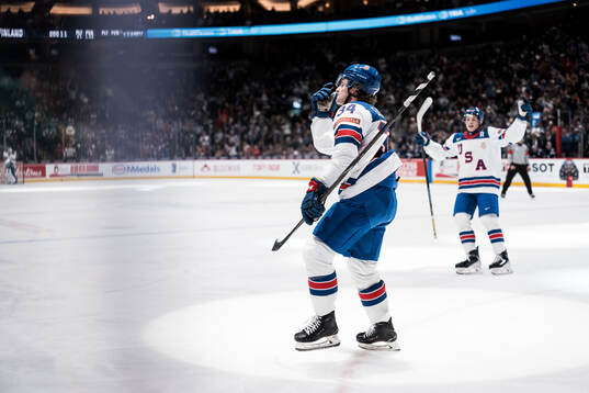 Cole Eiserman of USA celebrates