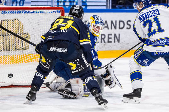 Leksands målvakt Marcus Gidlöf släpper in 1-2
