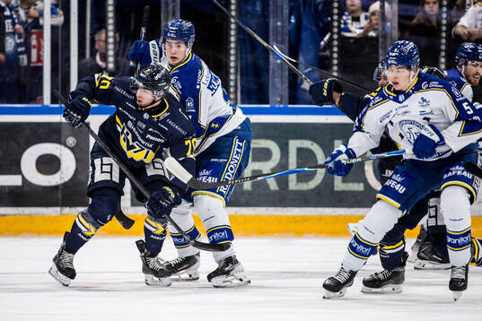 HV71s Lukas Rousek och Leksands Tinus Luc Koblar