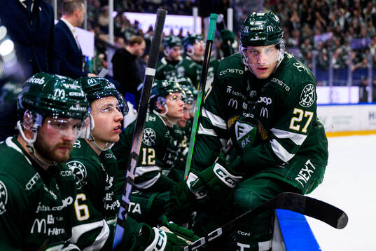 Färjestads Gabriel Carlsson deppar