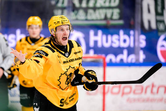Skellefteås Jonathan Pudas reagerar på domarna