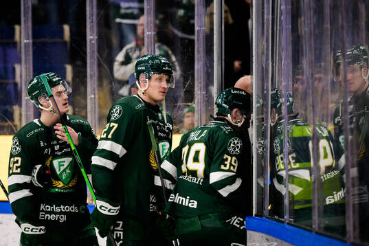 Färjestads Lucas Forsell, Gabriel Carlsson och Luke Philp