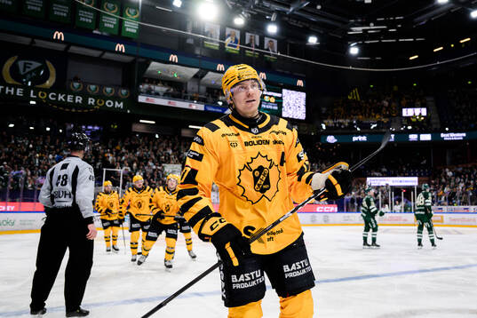 Skellefteås Pär Lindholm jublar