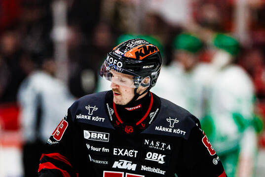 Örebros Patrik Karlkvist  deppar