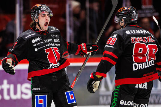 Örebros Luke Martin jublar