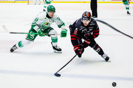 Rögles Karson Kuhlman och Örebros Filip Berglund