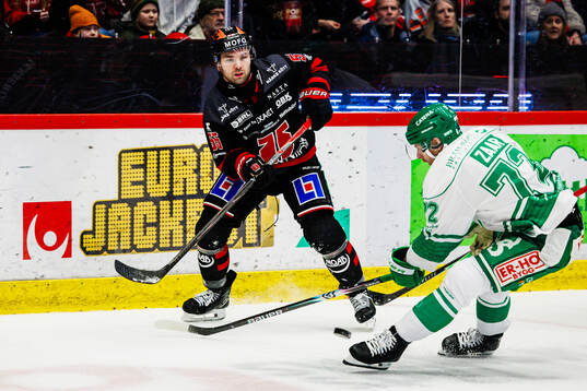 Örebros David Quenneville och Rögles Daniel Zaar