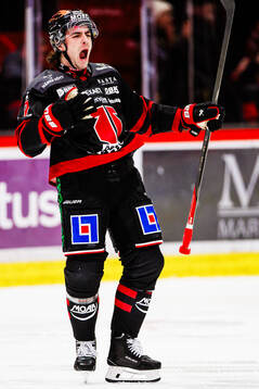 Örebros Luke Martin jublar