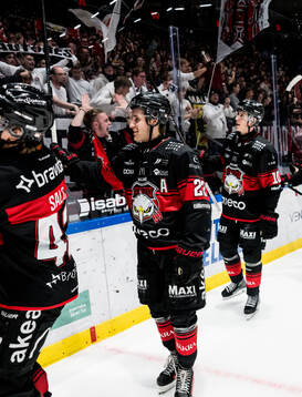 Malmö Redhawks Janne Kuokkanen jublar och William Von