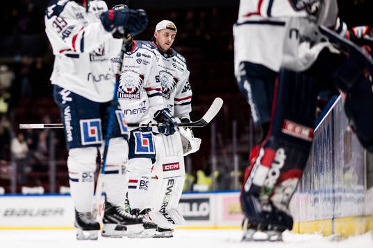 Linköpings målvakt Waltteri Ignatjew deppar