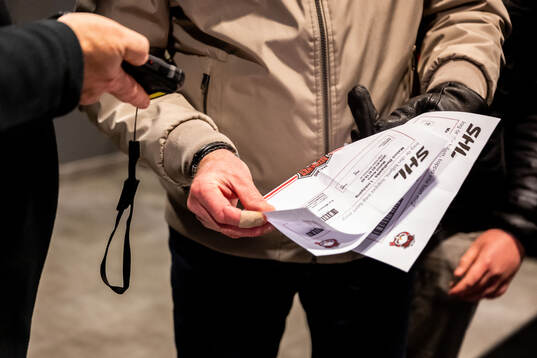 Analoga biljetter utskrivna på papper scannas