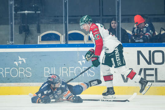 Växjös Keegan Lowe och Frölundas Theodor Niederbach