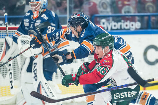 Växjös Keegan Lowe och Frölundas Dominik Egli