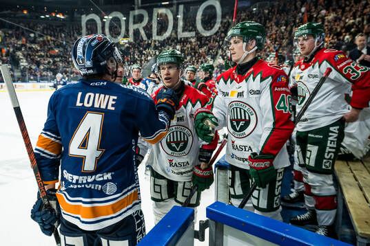 Växjös Keegan Lowe och Frölundas Tom Nilsson