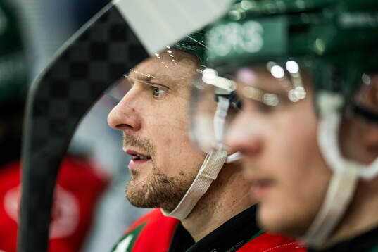 Frölundas Nicklas Lasu deppar