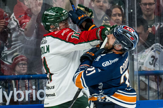 Frölundas Max Lindholm och Växjös Brian Cooper