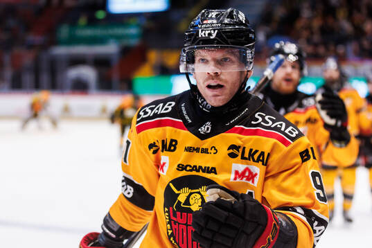 Luleås Brian O'Neill jublar