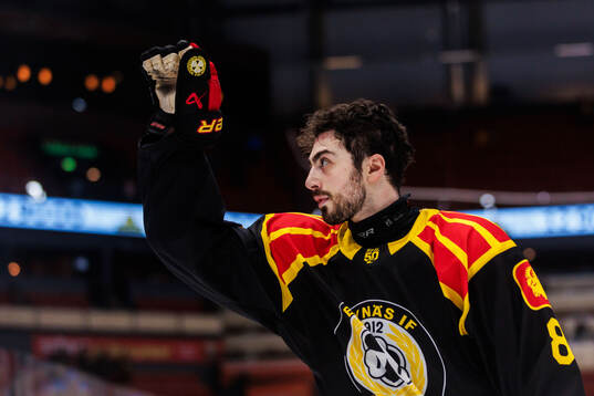 Brynäs Bobby Trivigno jublar