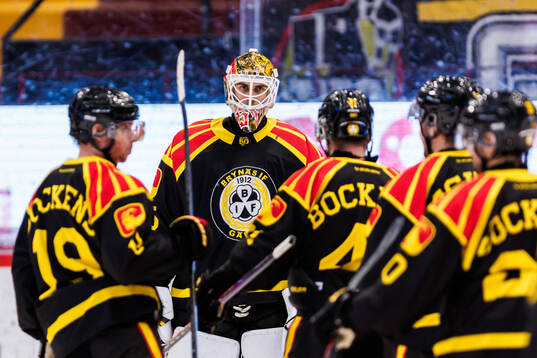 Brynäs målvakt Damian Clara jublar