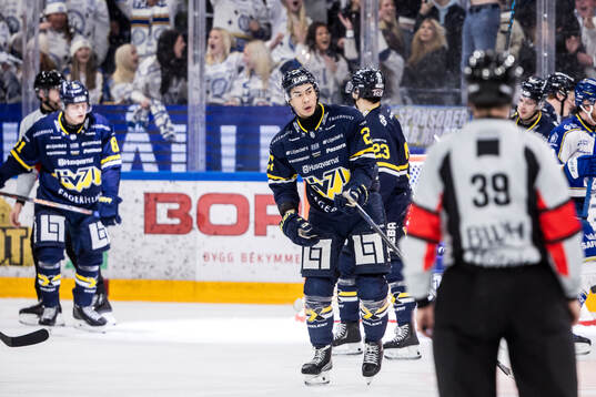 HV71s Jonathan Ang deppar