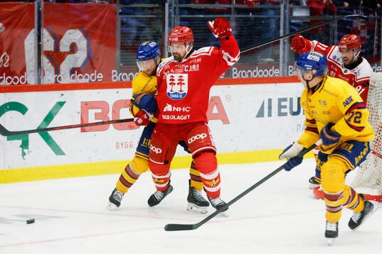 Timrås Anton Lander och Djurgårdens Jesper Pettersson