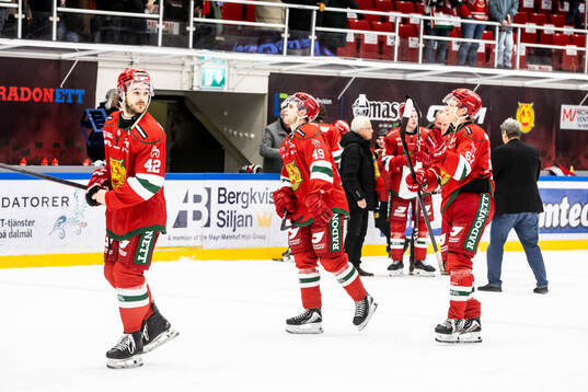 Moras Brayden Tracey och Joel Olerot deppar