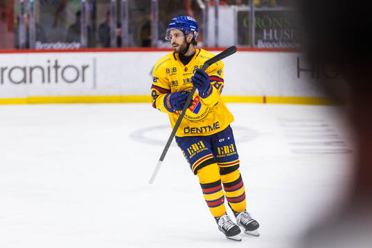 Djurgårdens Oula Palve jublar